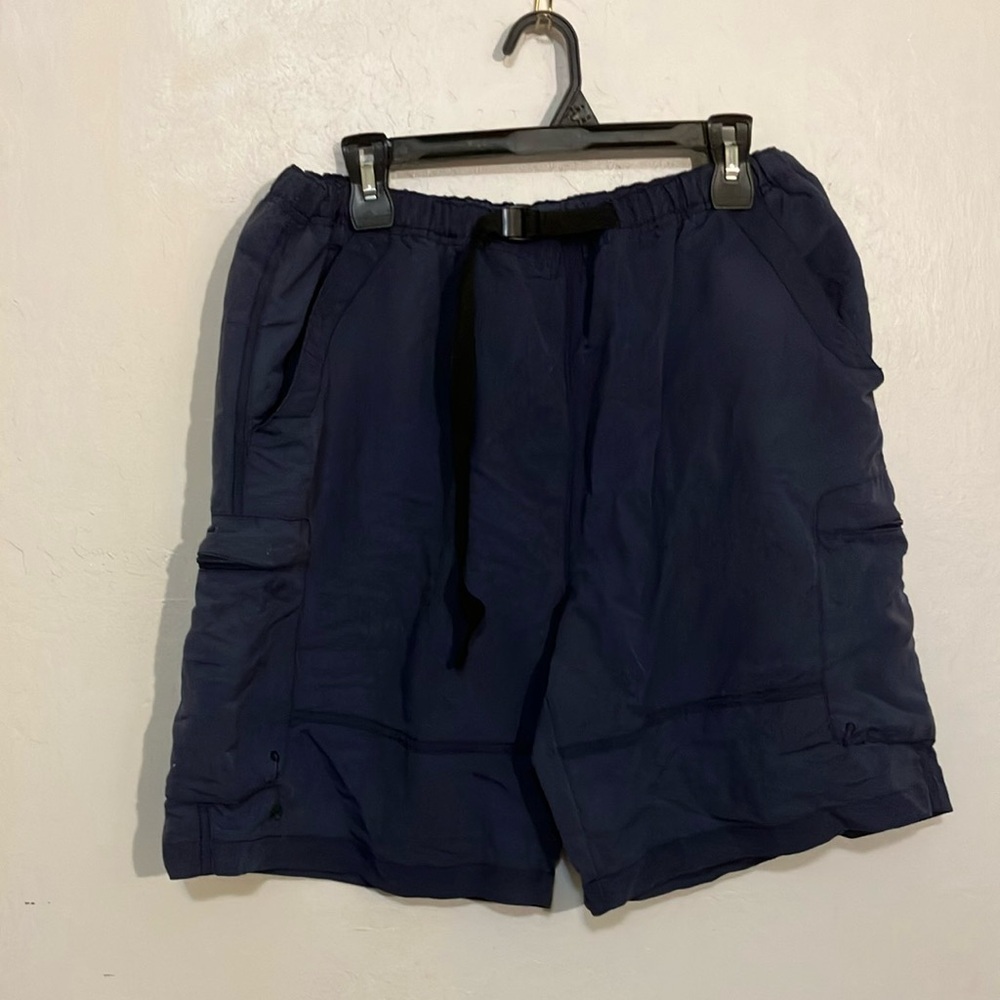 Woolrich swim trunks with lots of pockets Large Men's Navy Blue Shorts